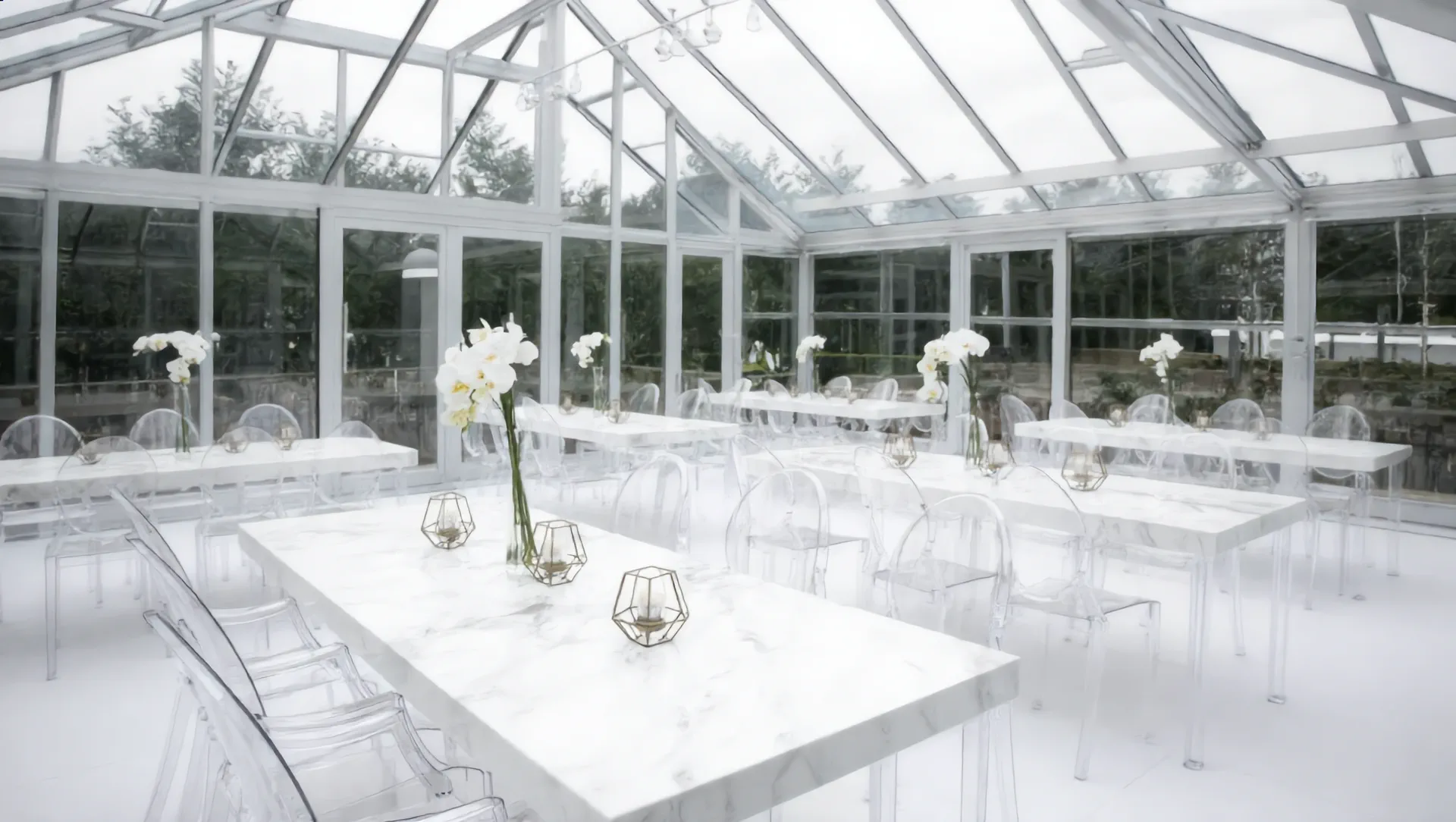 Ghost Chair transparent mieten – moderne Hochzeitsstühle Niederösterreich